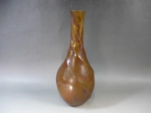 銅製ひねり花瓶