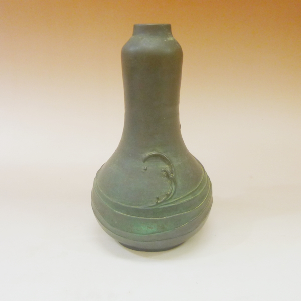 蝋型鋳銅製花瓶